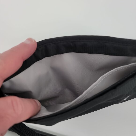 PacSafe RFID-Safe Travel Belt Bag / Hidden Security Waist Pouch — Lightweight & - Picture 10 of 11
